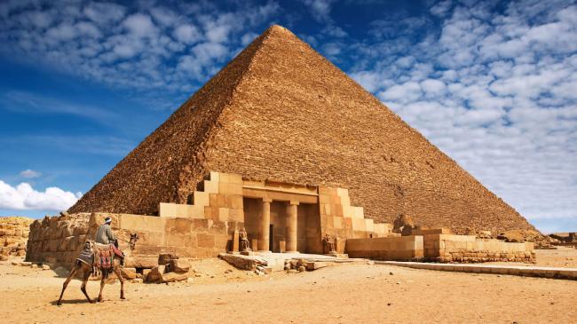 Египетские пирамиды строили из бетонных блоков