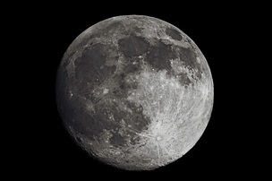 Ученые NASA обнаружили на поверхности Луны таинственные узоры