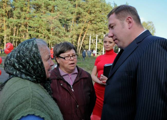 Расследование СМИ: нардеп Сольвар зарабатывает миллионы на незаконной вырубке леса и его экспорте в Румынию Расследование СМИ: нардеп Сольвар зарабатывает миллионы на незаконной вырубке леса и его экспорте в Румынию