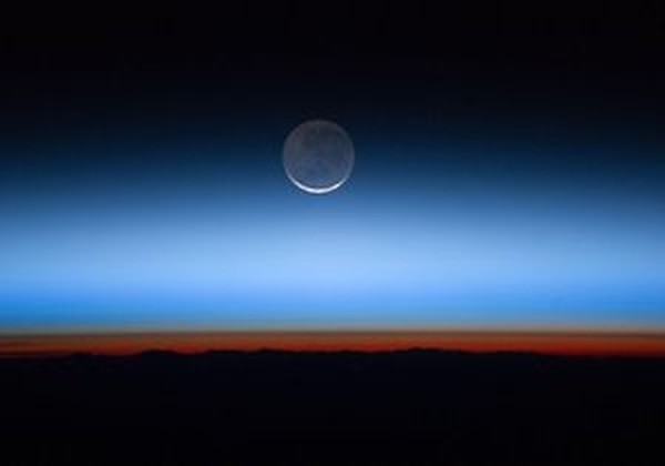 На Луне оказалось 106 миллионов тонн кислорода с Земли