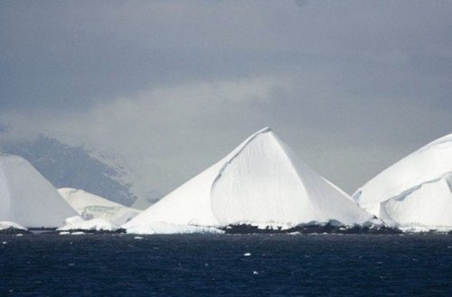 Ученые: Загадочные пирамиды в Антарктиде это всего лишь горы