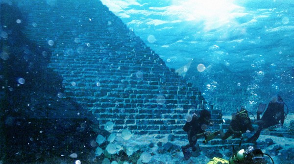 Возле острова Нью-Провиденс в океане нашли две пирамиды инопланетян