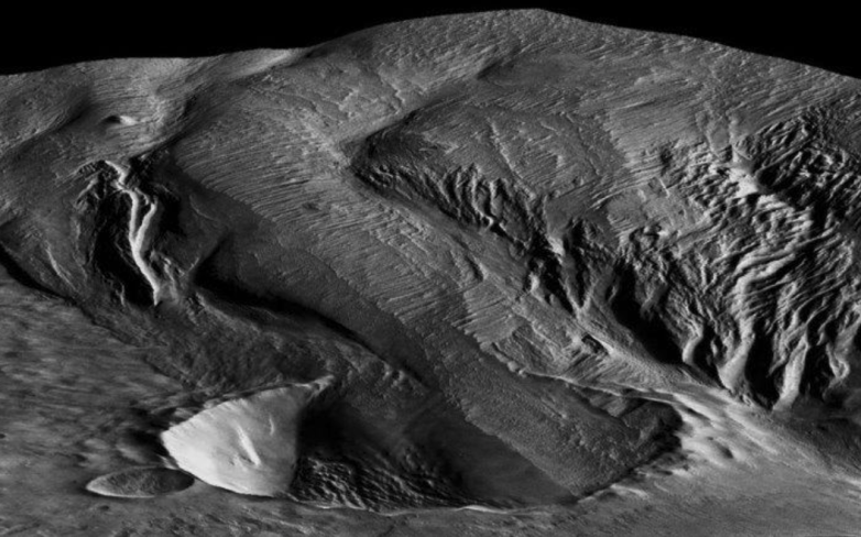 Ученые нашли логическое объяснение НЛО, который разбился на Марсе