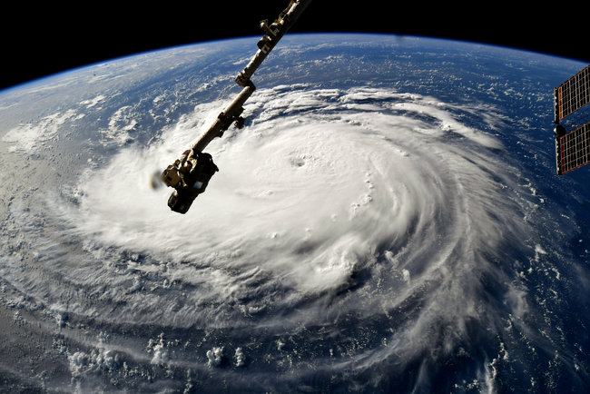 NASA показало с космоса ужасающий ураган Майкл