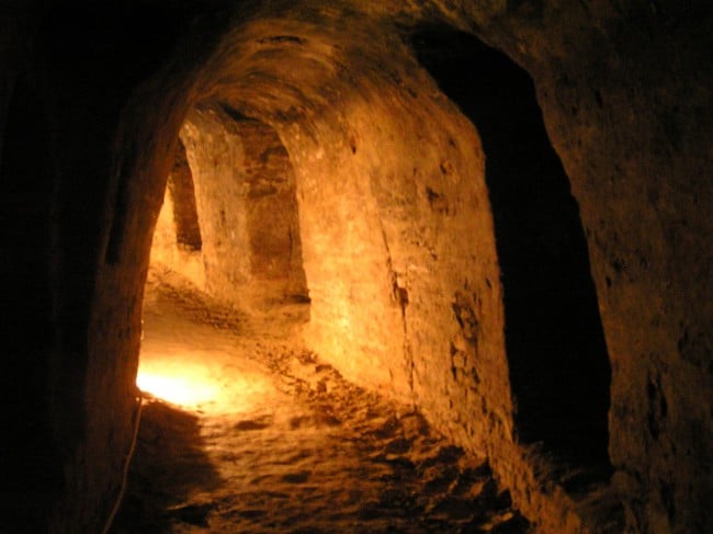 Откуда появились древние подземные сооружения?