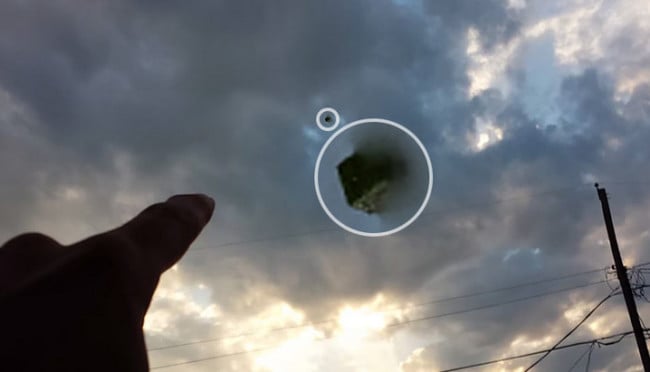 НЛО в виде куба наблюдался в небе над Техасом