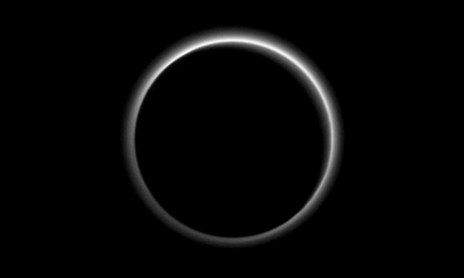 NASA получила новые данные про атмосферу Плутона