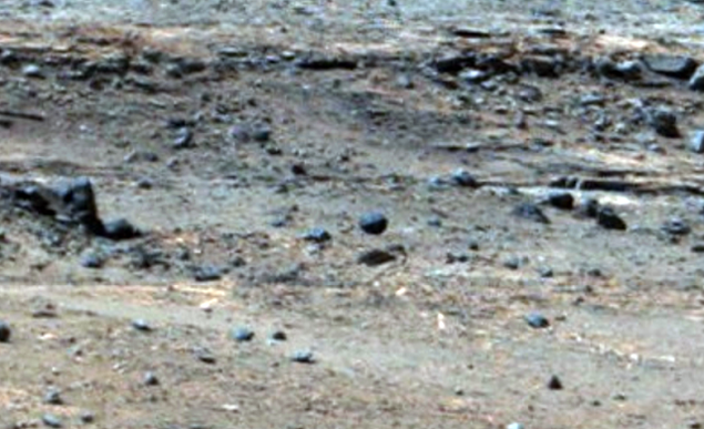 Над Марсом замечен странный летающий шар