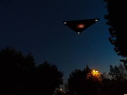 В небе над Калифорнией засняли мифический черный треугольник