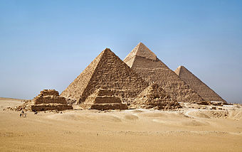 Возле египетских пирамид нашли корабль возрастом более 4500 лет