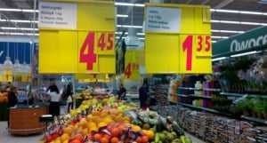 Из-за низких цен в Польшу ездят за покупками почти все соседи