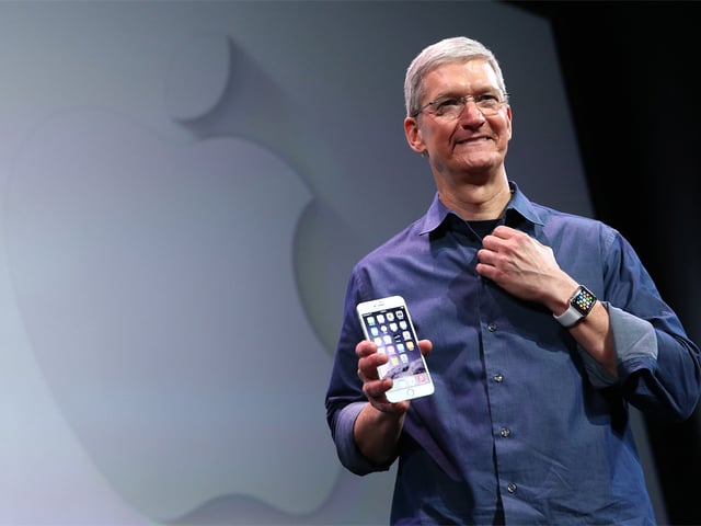 Тим Кук признал, что смартфоны Apple слишком дороги