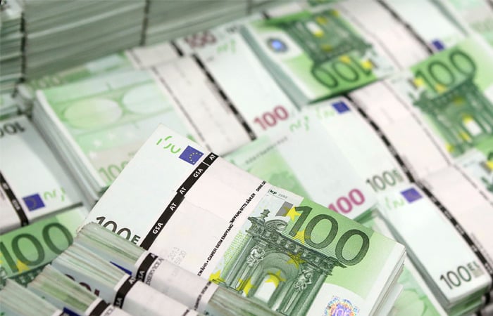 Financial Times: Центробанки мира активно избавляются от евро