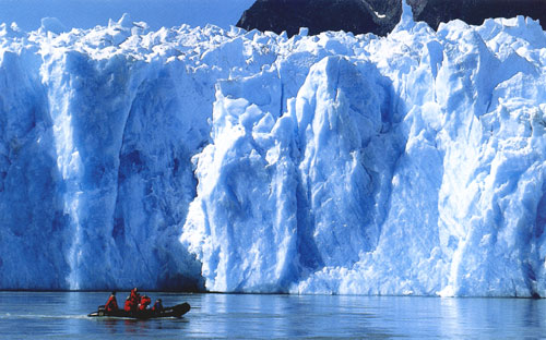 Ученые: Ледники Антарктиды очень быстро тают и превращаются в озера и реки