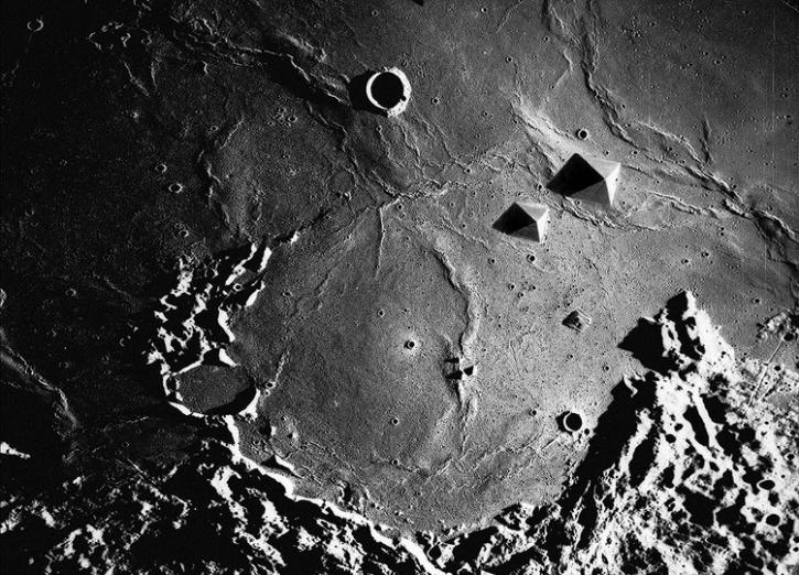 Огромная пирамида на обратной стороне Луны всполошила ученых