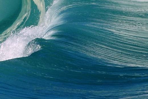 Ученые объяснили появление воронок в Атлантическом океане