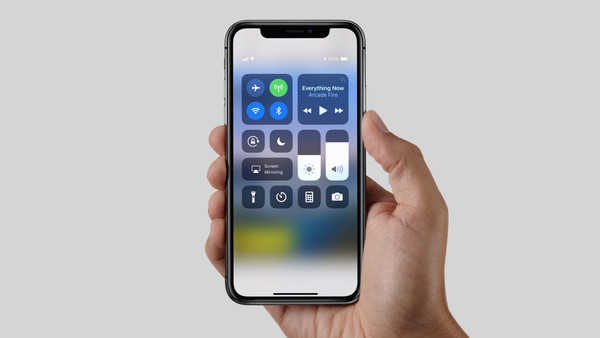 В 2018 году выпустят упрощенную версию iPhone X