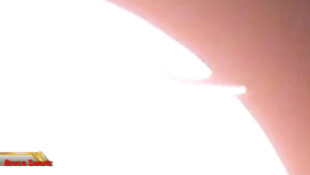 Опубликовано видео летящего сквозь солнце НЛО