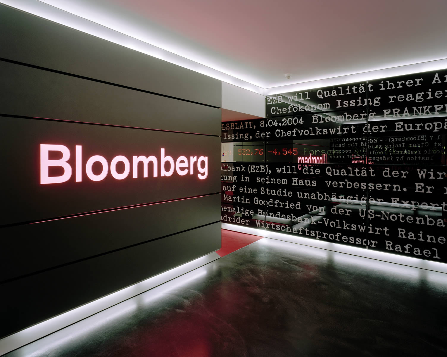 Bloomberg назвал лучшую валюту для инвестиций