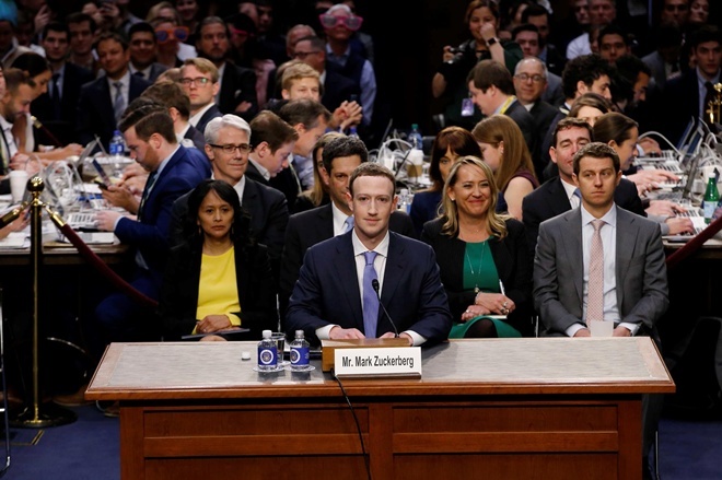 Акции Facebook возросли после выступления Цукерберга перед сенаторами