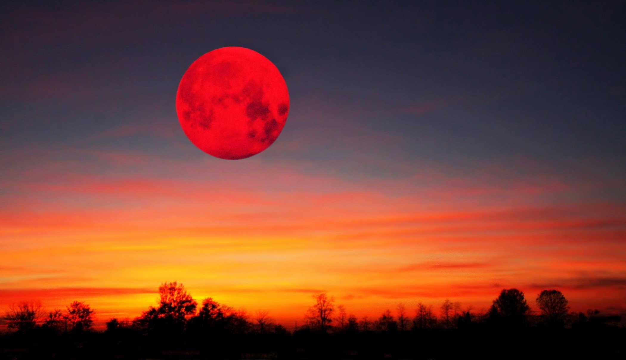 Ученые: «Кровавая» луна 27 июля не предвестник Армагеддона и конца света