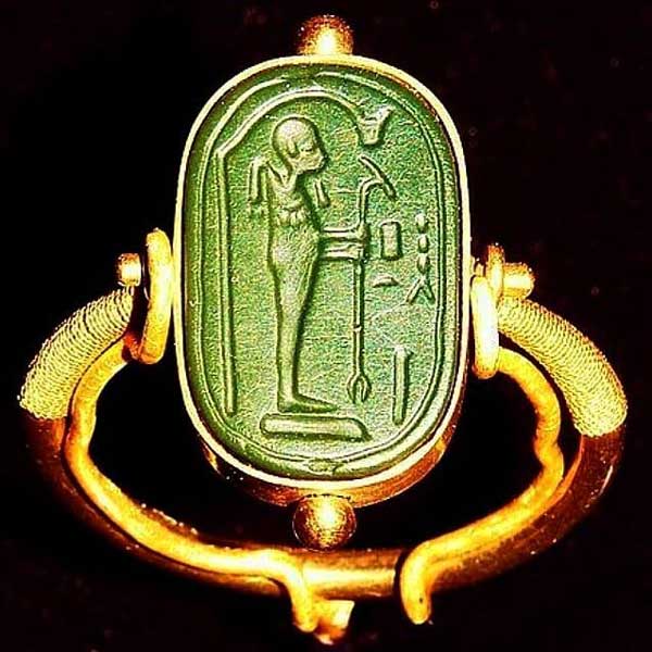 В гробнице Тутанхамона нашли «кольцо инопланетянина»: фото