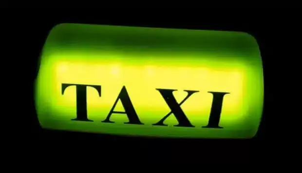 Тепер тільки на “Жигулях”: росіянам заборонили їздити на таксі-іномарках 