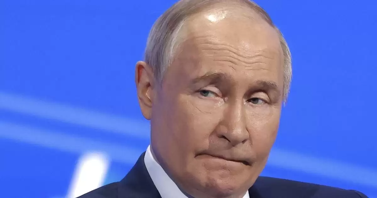 У Кремлі зганьбилися через вінок Путіна на похороні міністра-самогубця