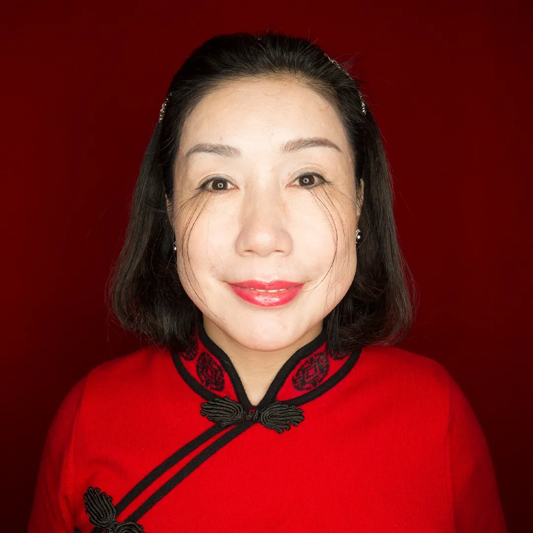 Вії довжиною понад 20 сантиметрів: як китаянка встановила унікальний світовий рекорд