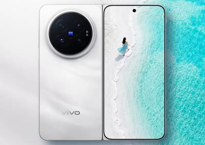 vivo X Fold 6 у напіврозкладеному стані, круглий блок камер Zeiss
